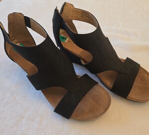 Adrienne Vittadini Black Women's Sandals
